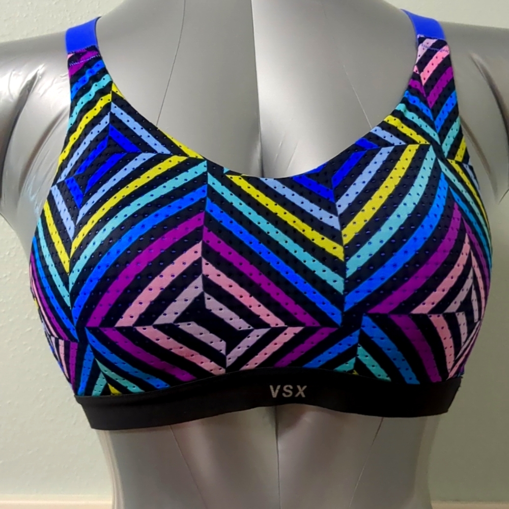Victoria secret sports bra. Size S. Good condition.